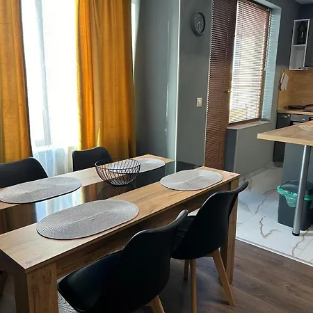 Alex - алекс Pomorie